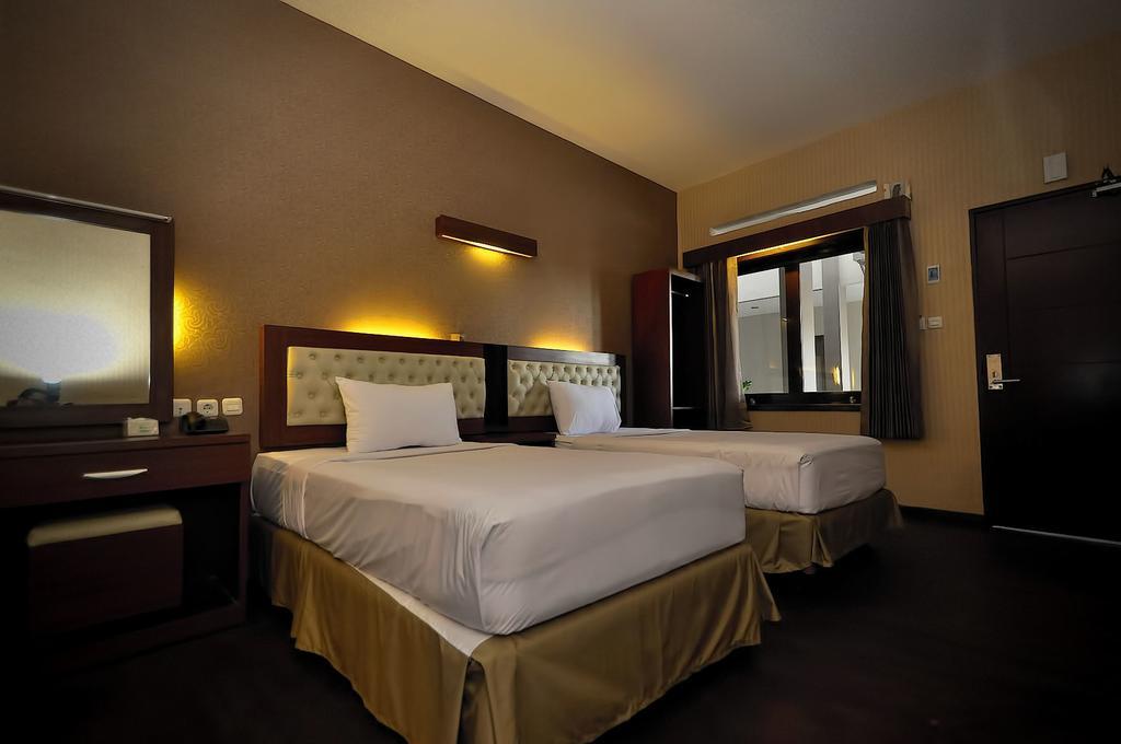 Spencer Green Hotel Batu  Extérieur photo