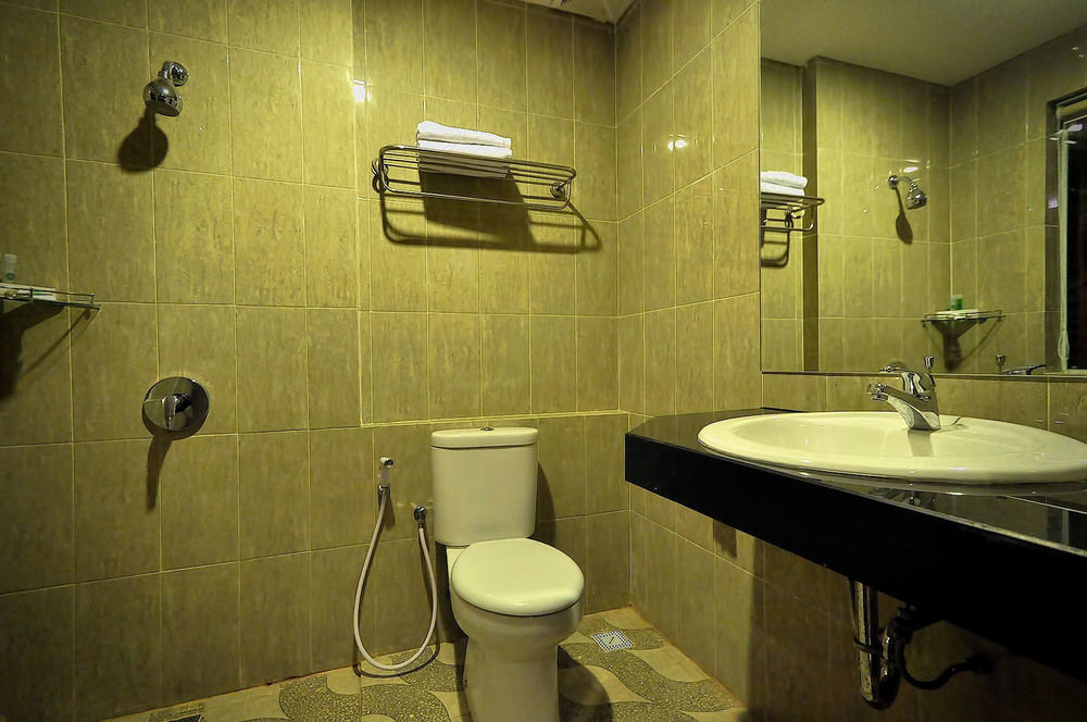 Spencer Green Hotel Batu  Extérieur photo